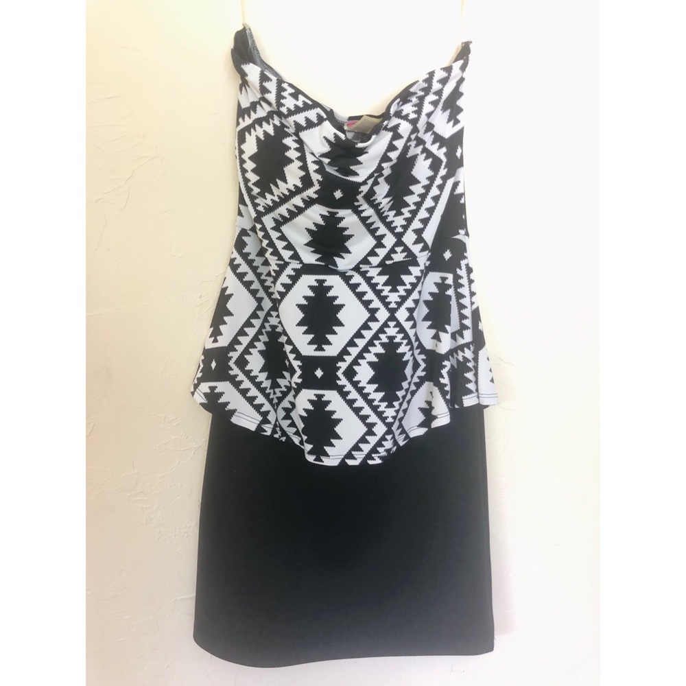 Route Black & White Strapless Dress w Flared Waist